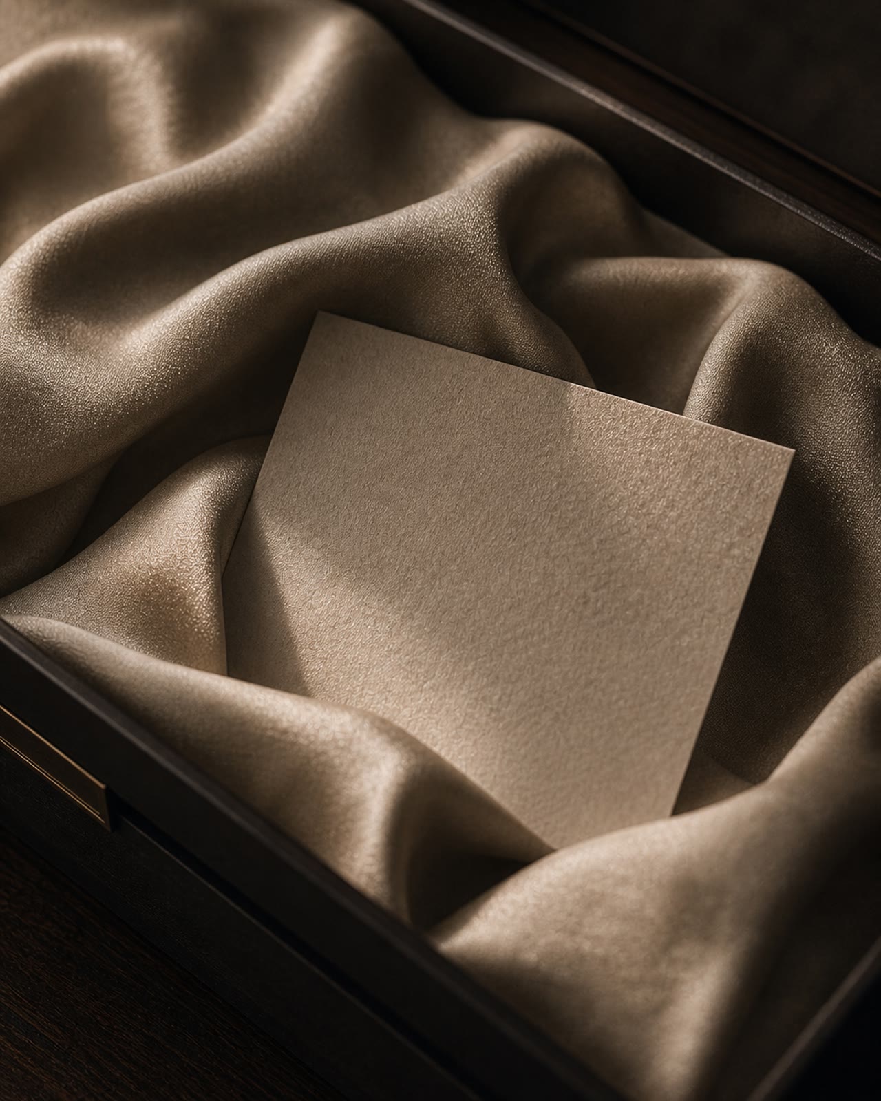 Silk and story card details for a private presentation.